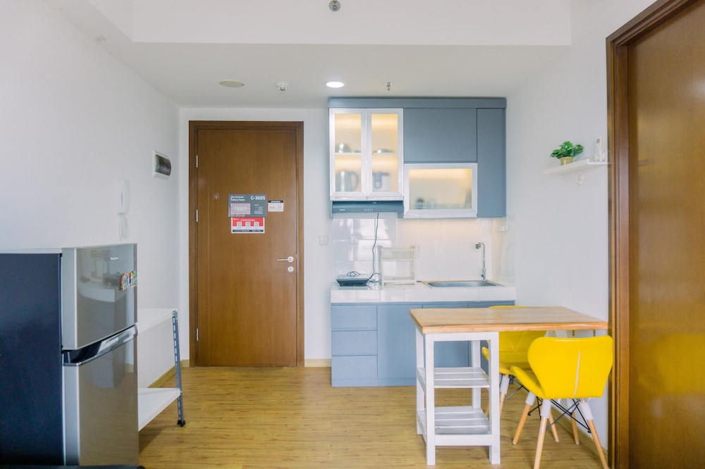 cozy stay 1br at m town signature apartment