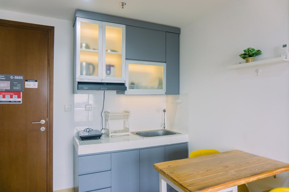 cozy stay 1br at m town signature apartment