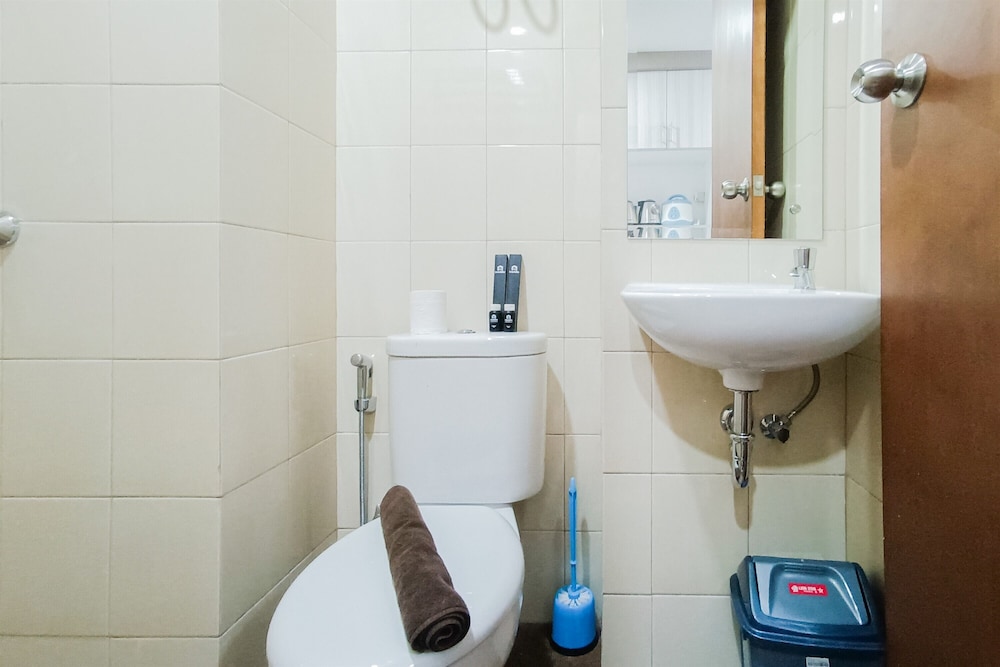 comfort stay studio at vida view makassar apartment
