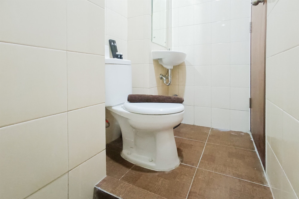 comfort stay studio at vida view makassar apartment