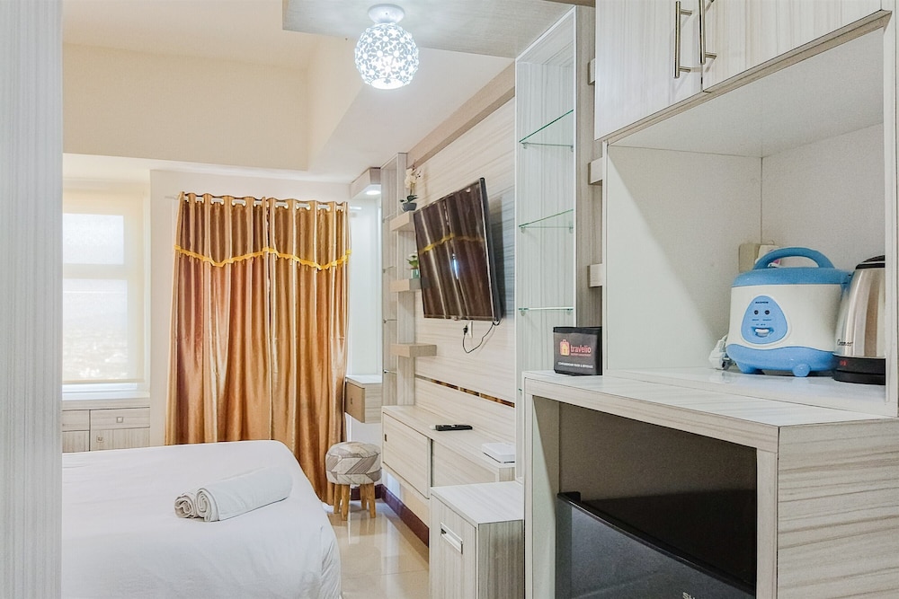 comfort stay studio at vida view makassar apartment
