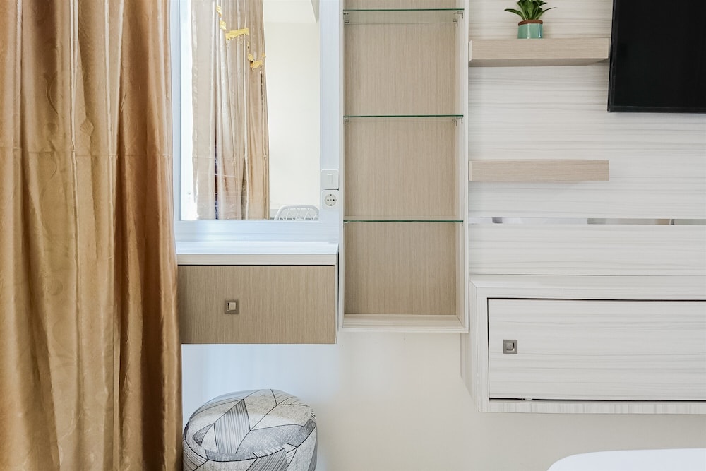 comfort stay studio at vida view makassar apartment