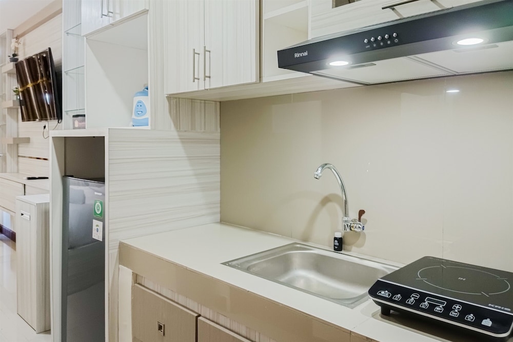 comfort stay studio at vida view makassar apartment