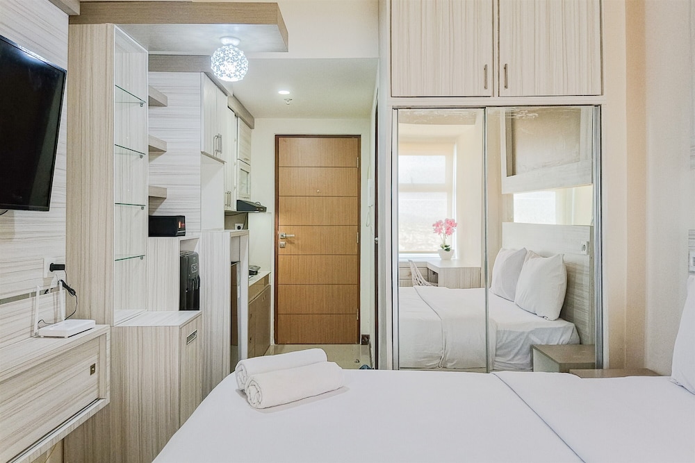 comfort stay studio at vida view makassar apartment