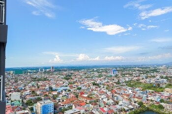 comfort stay studio at vida view makassar apartment