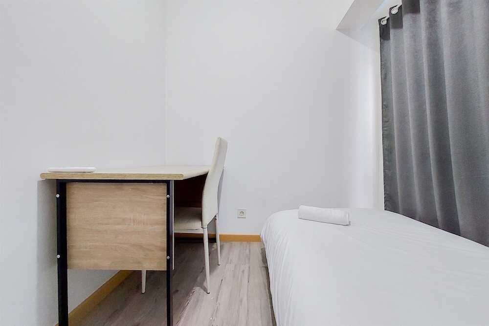 nice 2br apartment at m town residence