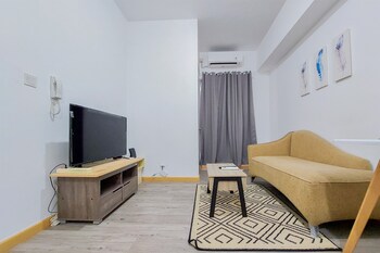 nice 2br apartment at m town residence