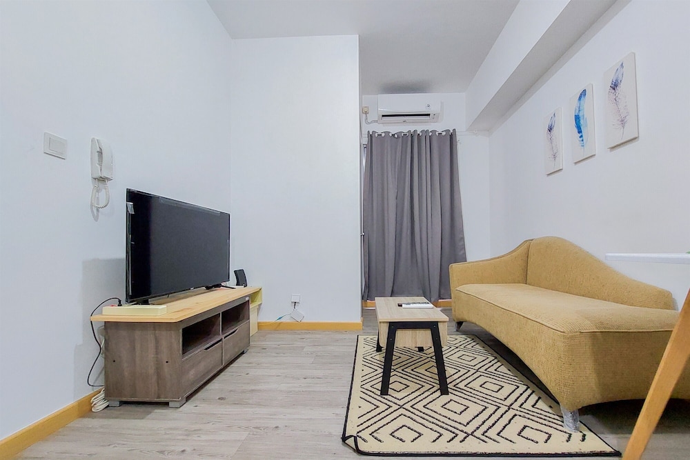 nice 2br apartment at m town residence