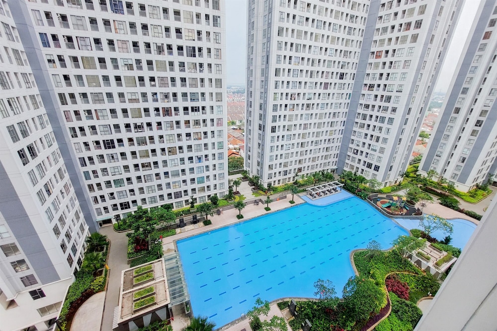 nice 2br apartment at m town residence