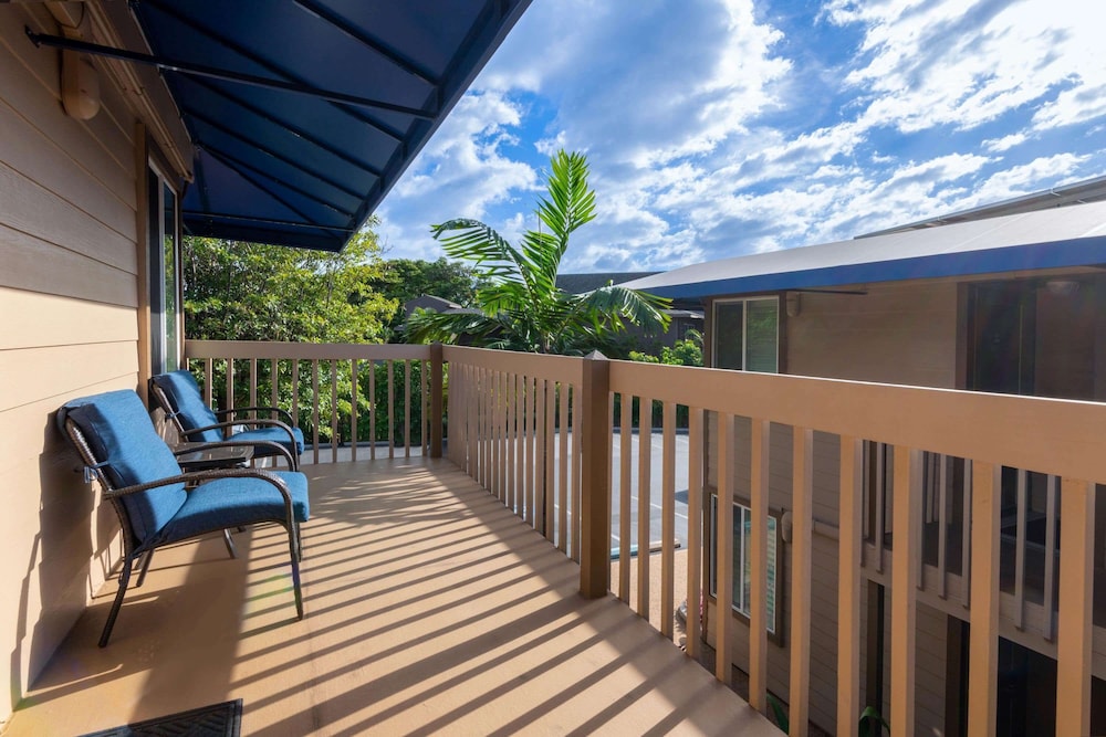 days inn by wyndham maui oceanfront