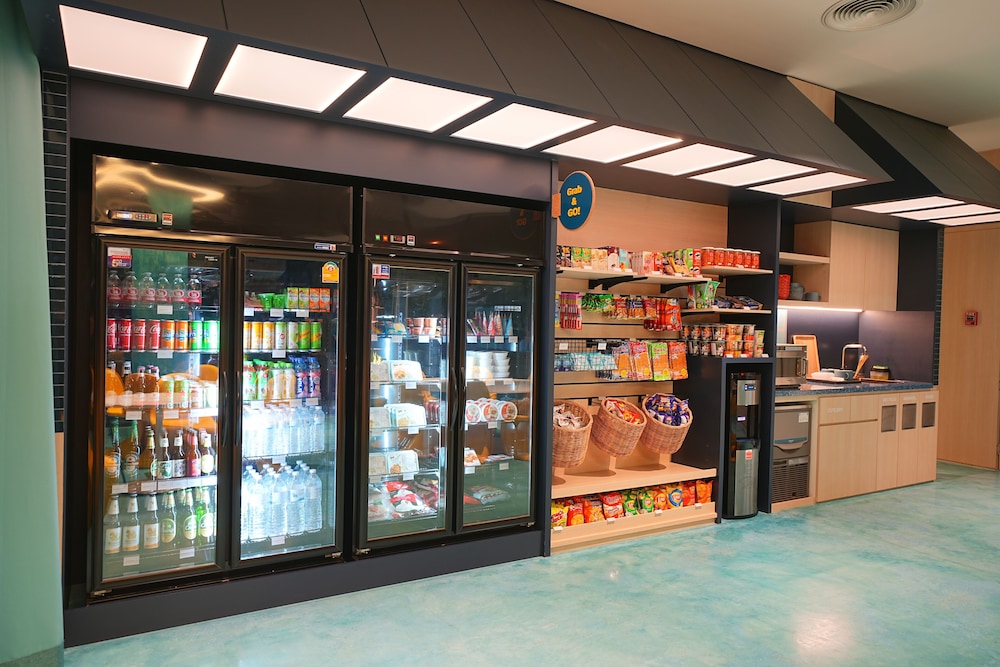 go hotel ban chang robinson lifestyle