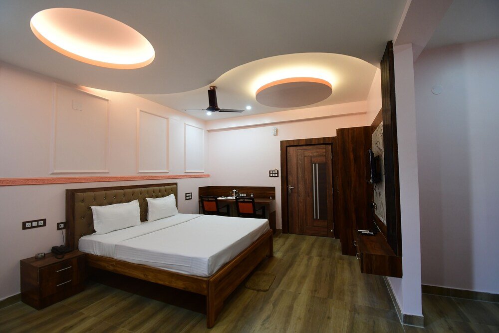 hotel sushree international