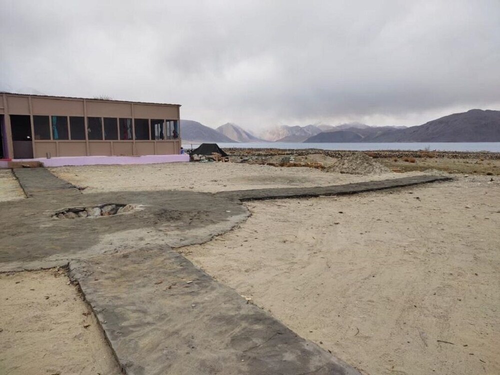 pangong sunrise cottage and resort