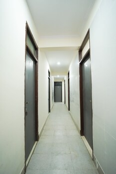 roomshala 034 grihum noida sector 63
