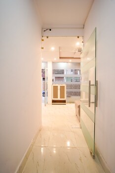 roomshala 034 grihum noida sector 63
