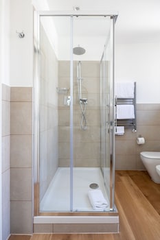 vis a vis apartments