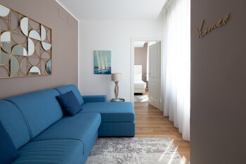 vis a vis apartments