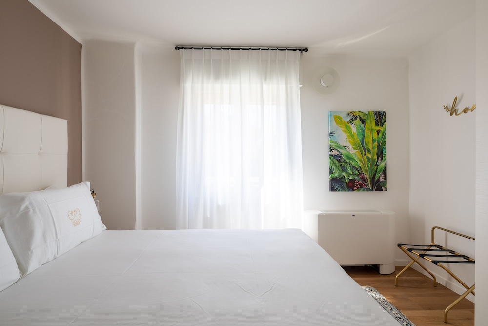 vis a vis apartments