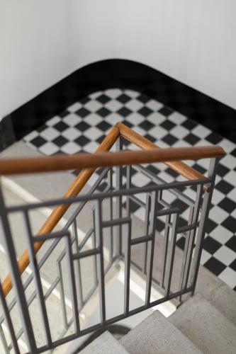 vis a vis apartments