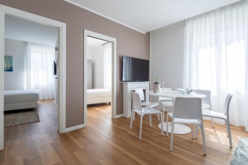 vis a vis apartments