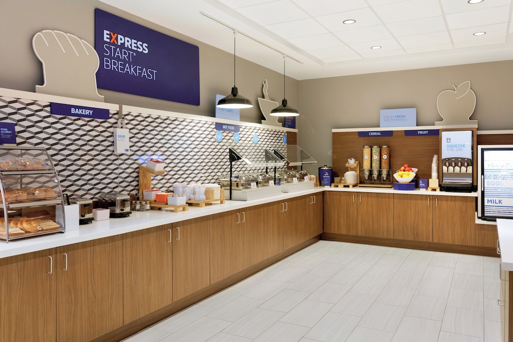 holiday inn express hotel and suites cleveland streetsboro by ihg