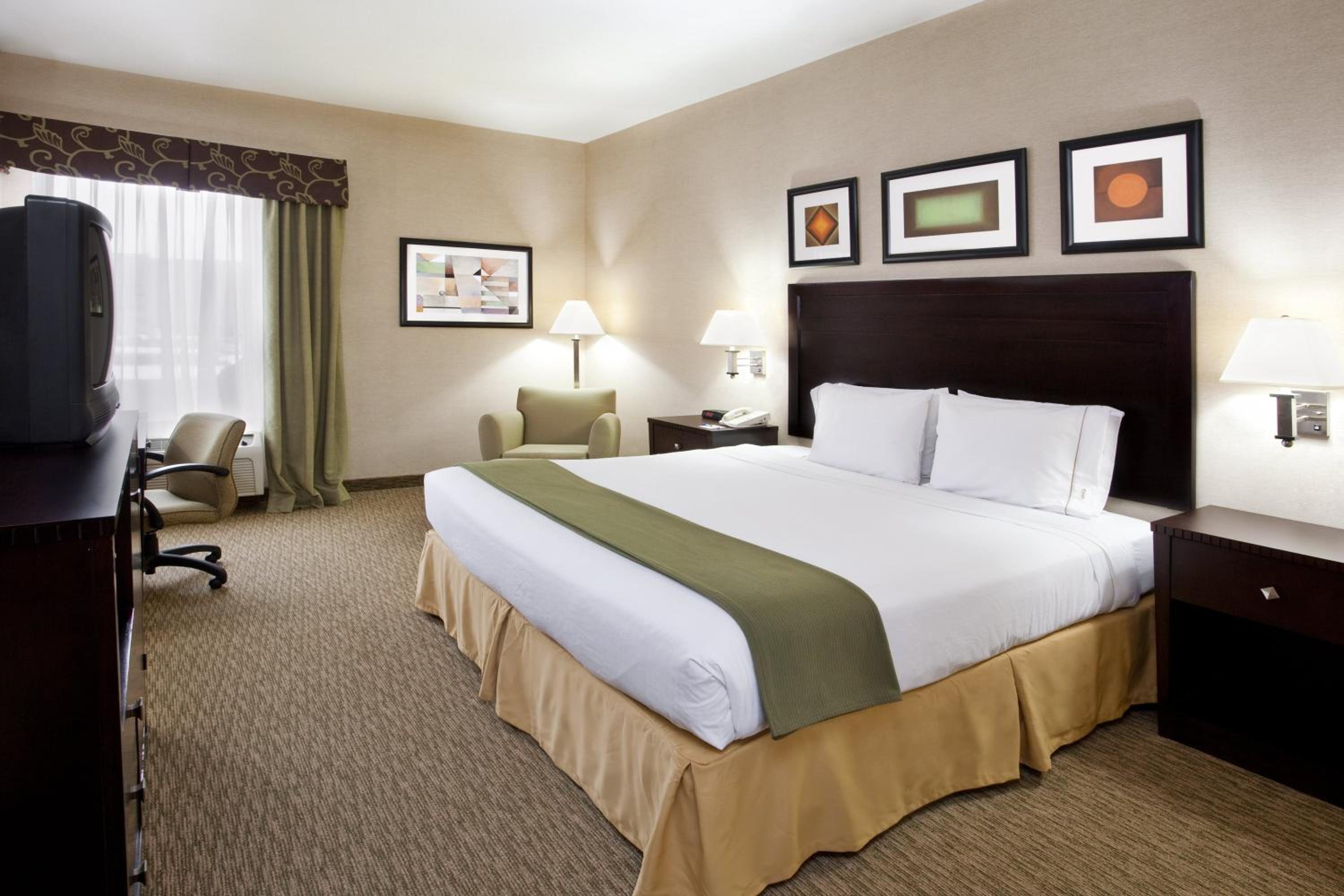 holiday inn express hotel and suites cleveland streetsboro by ihg