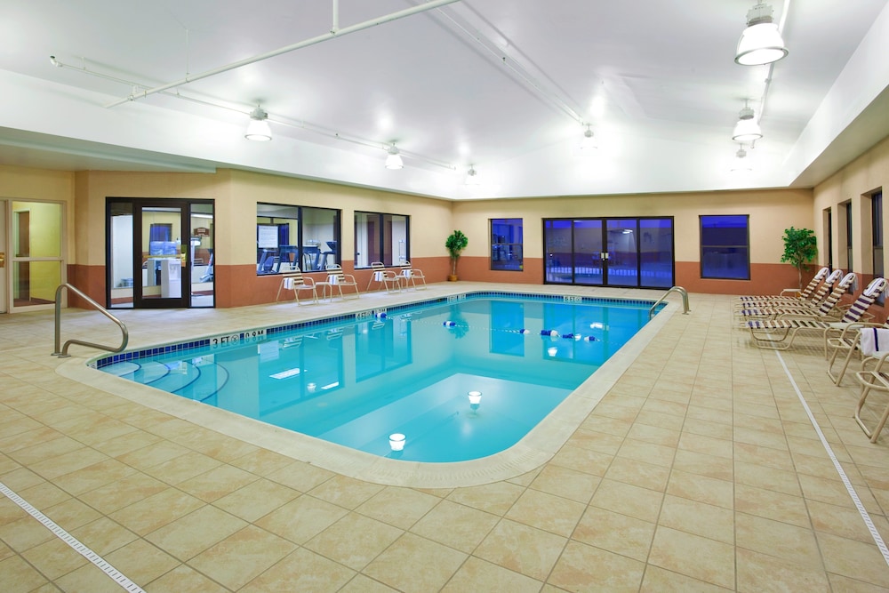 holiday inn express hotel and suites cleveland streetsboro by ihg