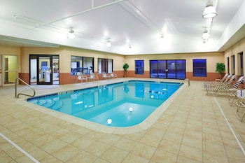 Holiday Inn Express Hotel & Suites Cleveland-Streetsboro By Ihg,Aurora>>Akron,3 star