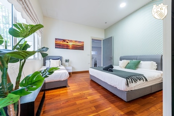 spacious pool villa tmn emas ukay ampang