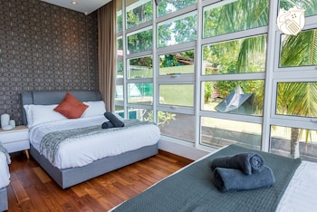 spacious pool villa tmn emas ukay ampang