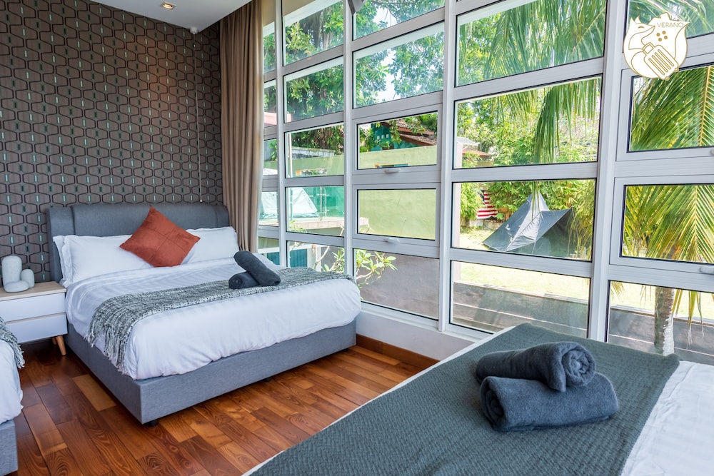 spacious pool villa tmn emas ukay ampang