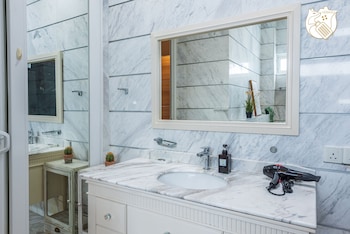 spacious pool villa tmn emas ukay ampang