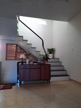 golden hills villa the windy bnb2