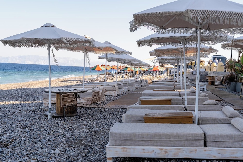 island sea side hotel adults only