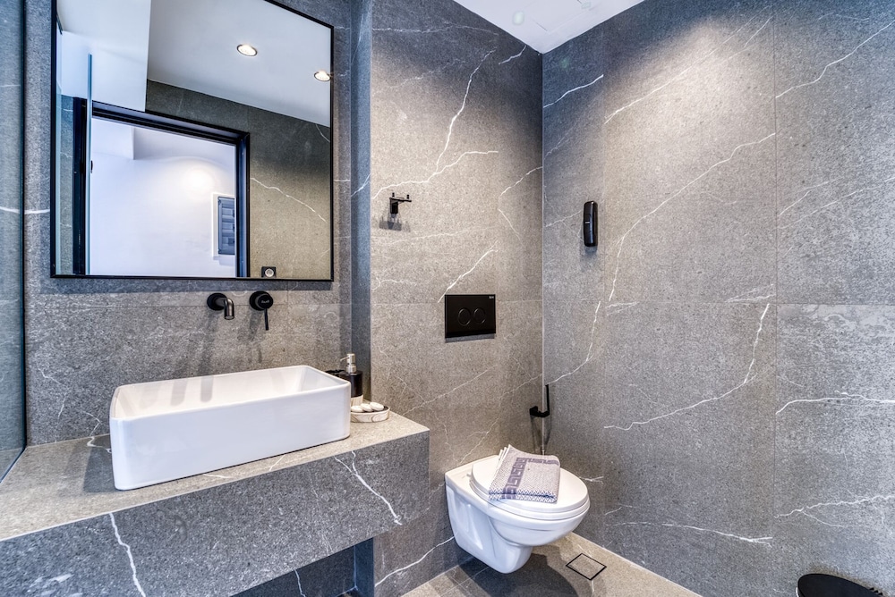 island sea side hotel adults only