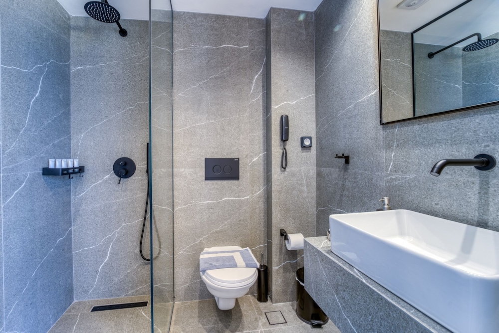 island sea side hotel adults only