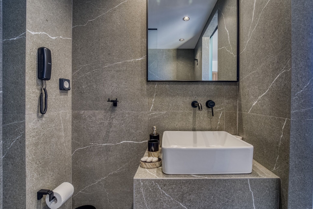 island sea side hotel adults only