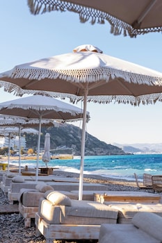 island sea side hotel adults only