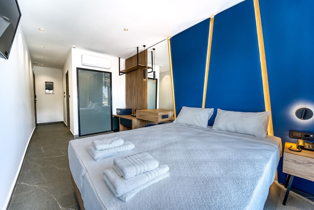 island sea side hotel adults only