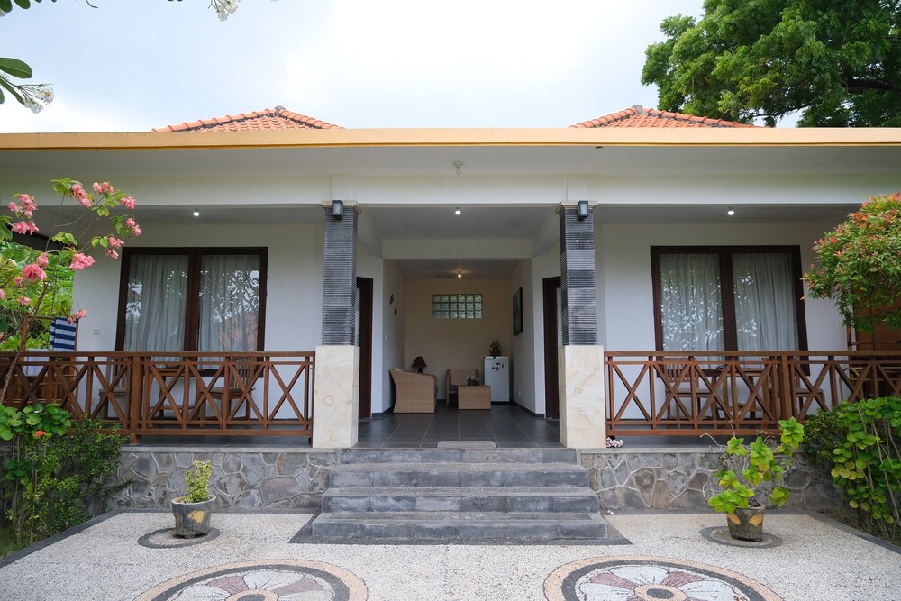 retreat villa toraja baturinggit