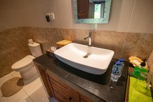 retreat villa toraja baturinggit