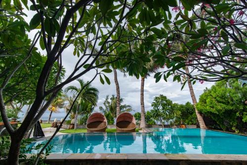 retreat villa toraja baturinggit