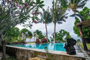 retreat villa toraja baturinggit