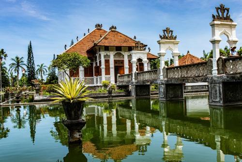 retreat villa toraja baturinggit