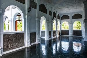 retreat villa toraja baturinggit