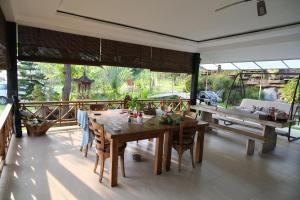 retreat villa toraja baturinggit