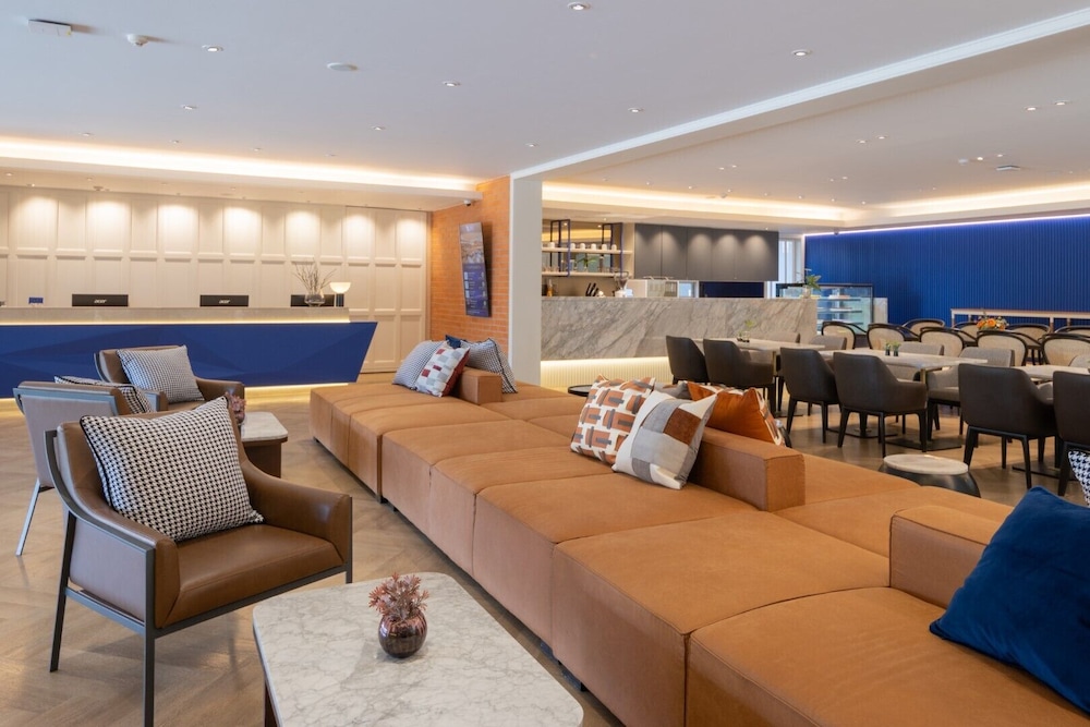 blue hippo hotel