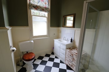 exchange hotel beaconsfield