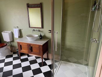 exchange hotel beaconsfield