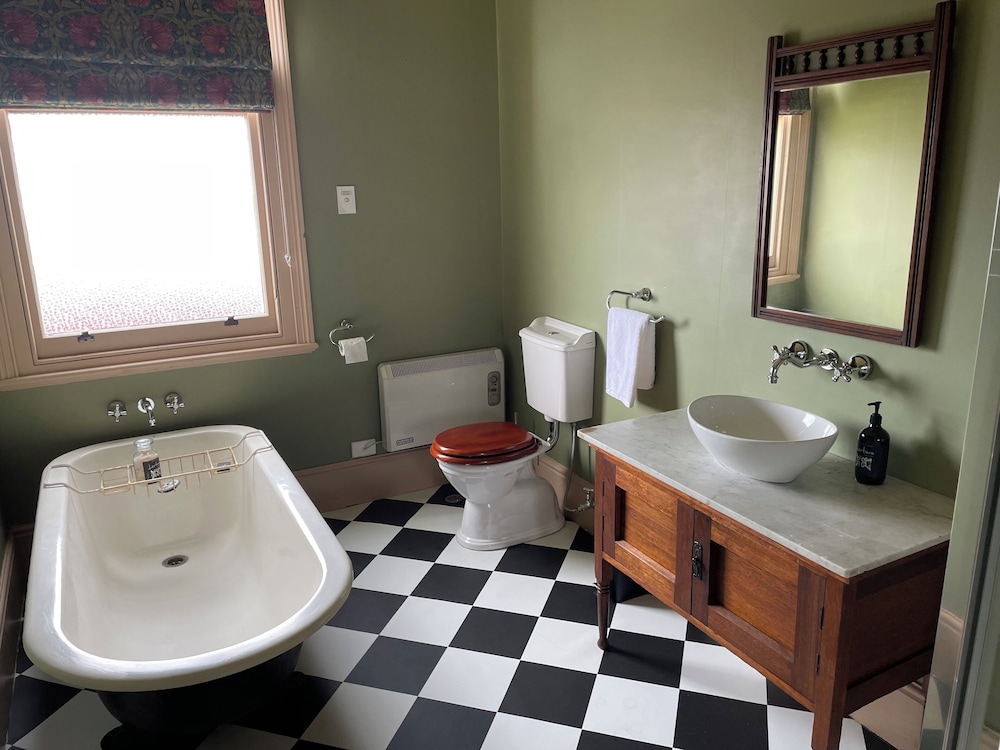 exchange hotel beaconsfield